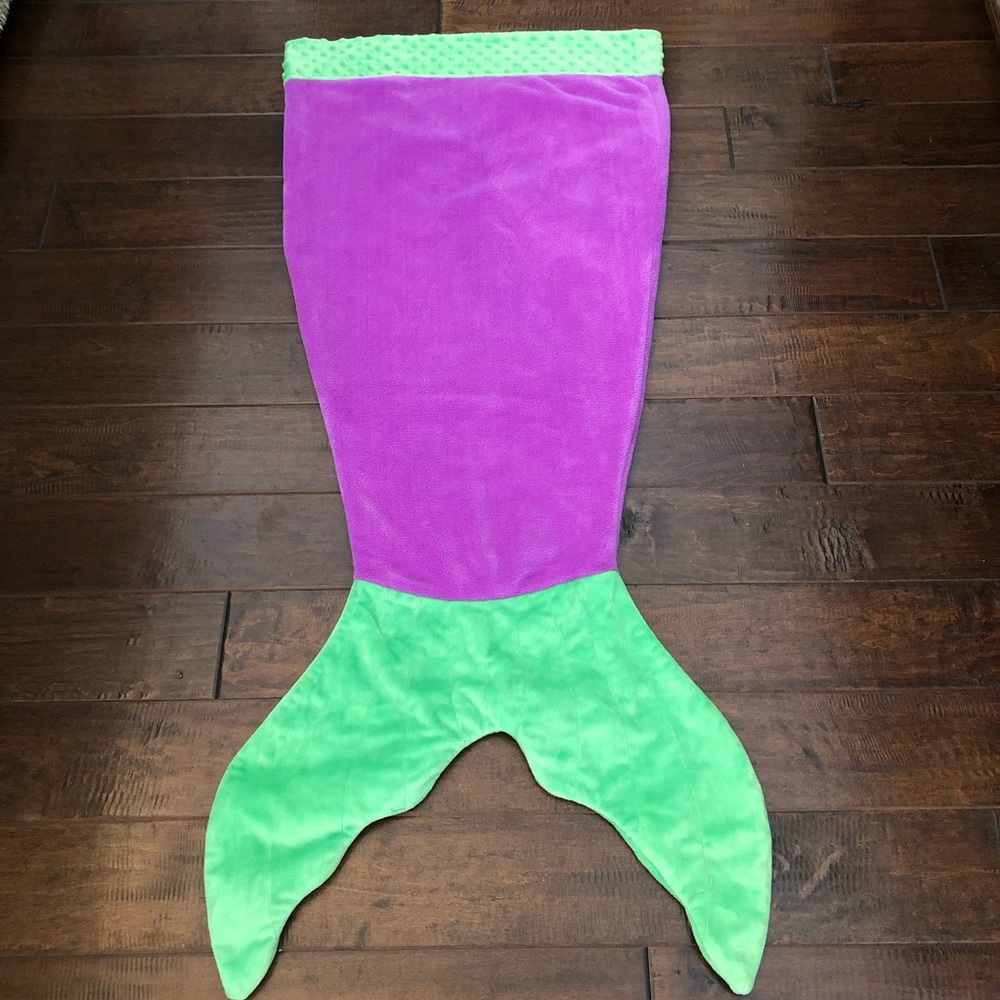 Blankie Tails Soft Mermaid Blanket - Almost NEW!